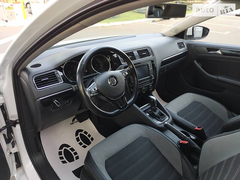 Седан Volkswagen Jetta 2016 в Києві