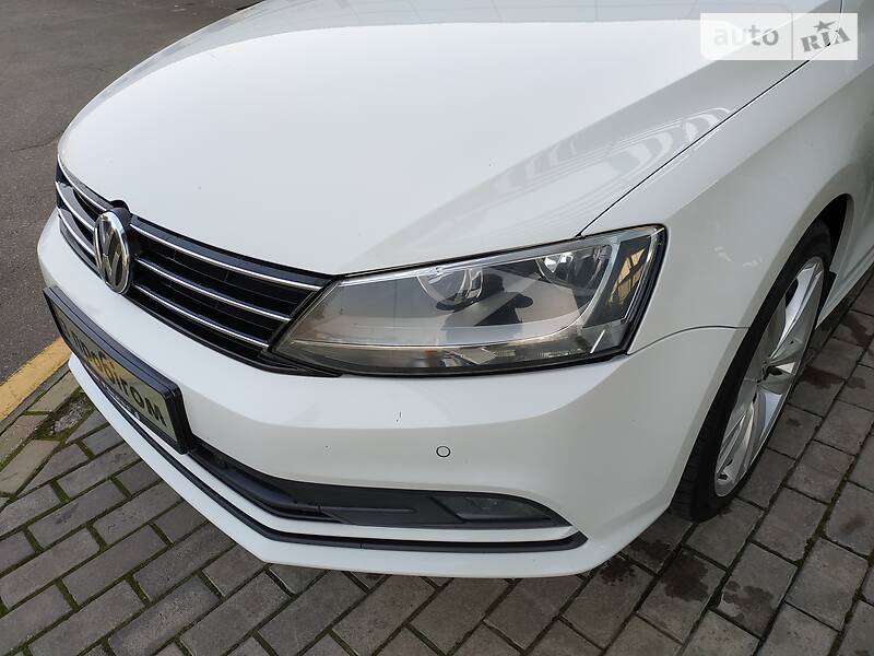 Седан Volkswagen Jetta 2016 в Києві