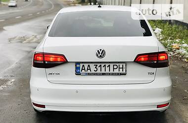 Седан Volkswagen Jetta 2016 в Киеве