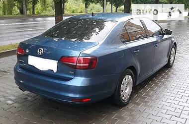 Седан Volkswagen Jetta 2015 в 