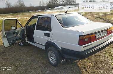 Седан Volkswagen Jetta 1985 в Сарнах