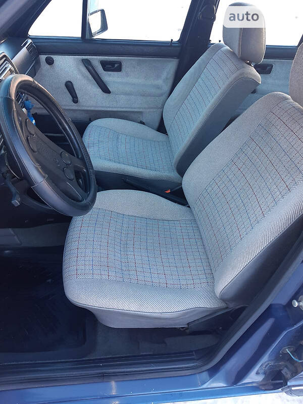 Седан Volkswagen Jetta 1987 в Нововолынске