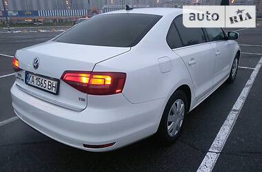 Седан Volkswagen Jetta 2016 в Киеве