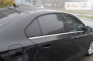 Седан Volkswagen Jetta 2015 в Миколаєві