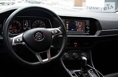 Седан Volkswagen Jetta 2018 в Киеве