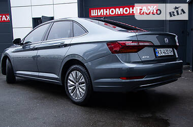 Седан Volkswagen Jetta 2018 в Киеве