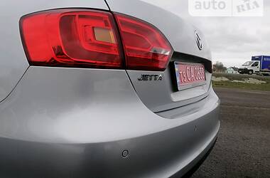 Седан Volkswagen Jetta 2011 в Ровно