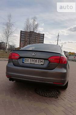 Седан Volkswagen Jetta 2013 в Хмельницком