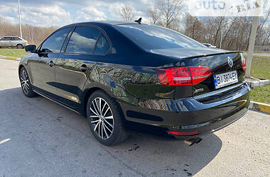 Седан Volkswagen Jetta 2015 в Полтаве