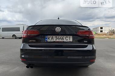 Седан Volkswagen Jetta 2016 в Киеве