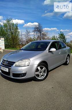 Седан Volkswagen Jetta 2006 в Днепре