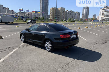 Седан Volkswagen Jetta 2010 в Киеве