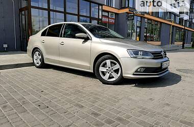 Седан Volkswagen Jetta 2015 в 