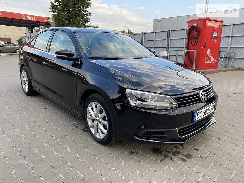 Седан Volkswagen Jetta 2014 в 