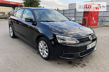 Седан Volkswagen Jetta 2014 в 