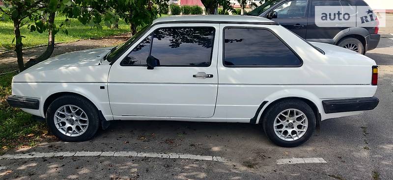 Седан Volkswagen Jetta 1987 в Чернівцях