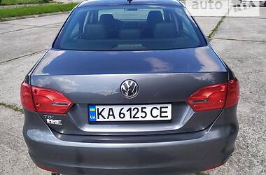 Седан Volkswagen Jetta 2012 в 