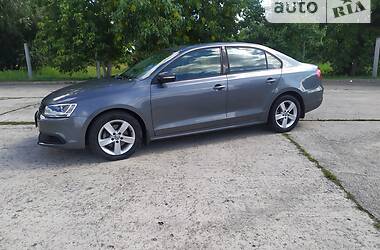 Седан Volkswagen Jetta 2012 в 