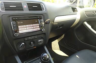 Седан Volkswagen Jetta 2012 в 