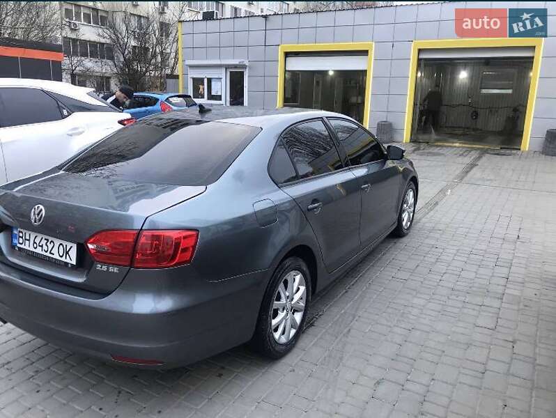 Седан Volkswagen Jetta 2010 в Києві