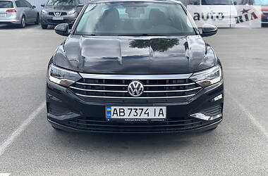 Седан Volkswagen Jetta 2018 в Києві