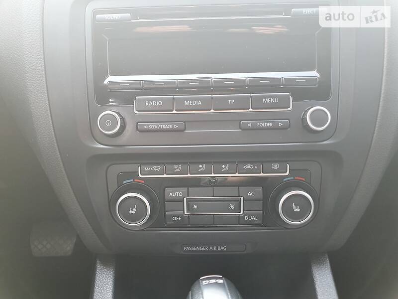 Седан Volkswagen Jetta 2011 в Києві