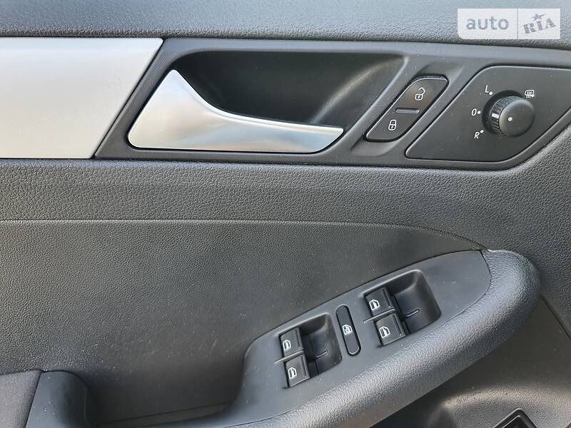 Седан Volkswagen Jetta 2011 в Києві