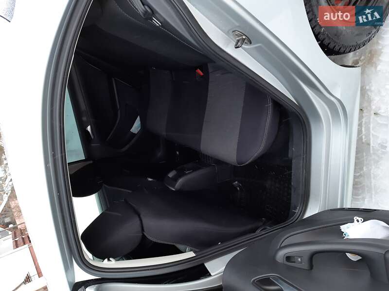 Седан Volkswagen Jetta 2014 в Воловце