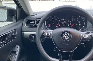 Седан Volkswagen Jetta 2016 в Ромнах