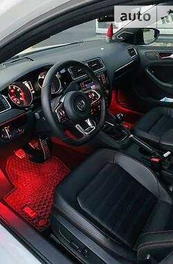 Седан Volkswagen Jetta 2016 в 