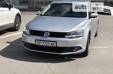 Седан Volkswagen Jetta 2012 в 