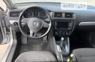 Седан Volkswagen Jetta 2012 в 