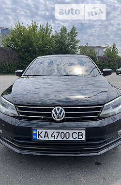 Седан Volkswagen Jetta 2015 в Киеве