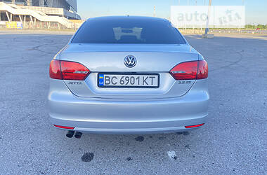 Седан Volkswagen Jetta 2013 в Львове