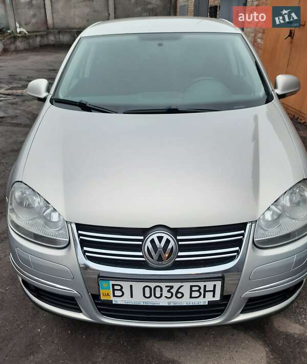 Седан Volkswagen Jetta 2010 в Полтаві