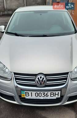 Седан Volkswagen Jetta 2010 в Полтаве