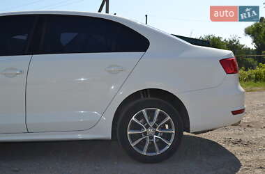 Седан Volkswagen Jetta 2012 в 