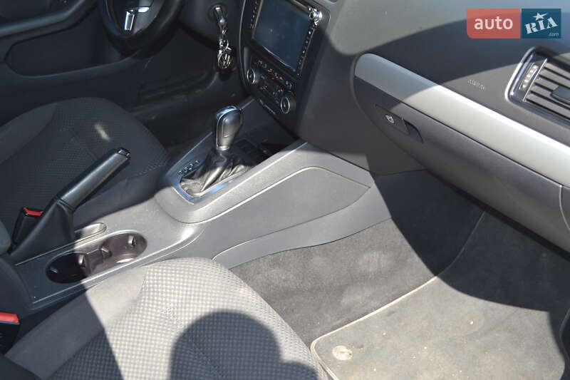 Седан Volkswagen Jetta 2012 в Харкові