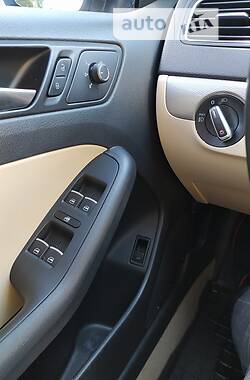 Седан Volkswagen Jetta 2015 в 