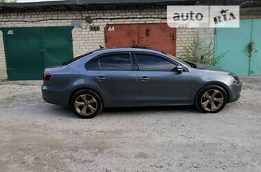 Седан Volkswagen Jetta 2010 в Кривом Роге