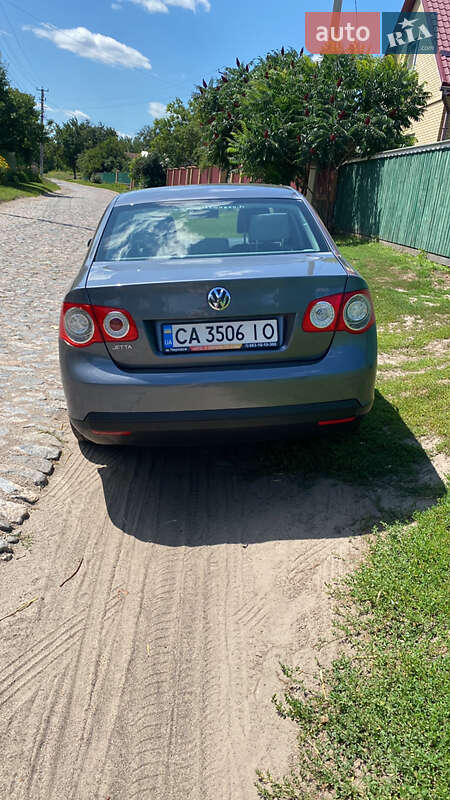Седан Volkswagen Jetta 2005 в Хусті