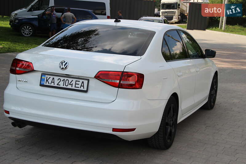 Седан Volkswagen Jetta 2015 в Бучачі