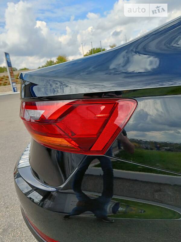 Седан Volkswagen Jetta 2019 в Харькове