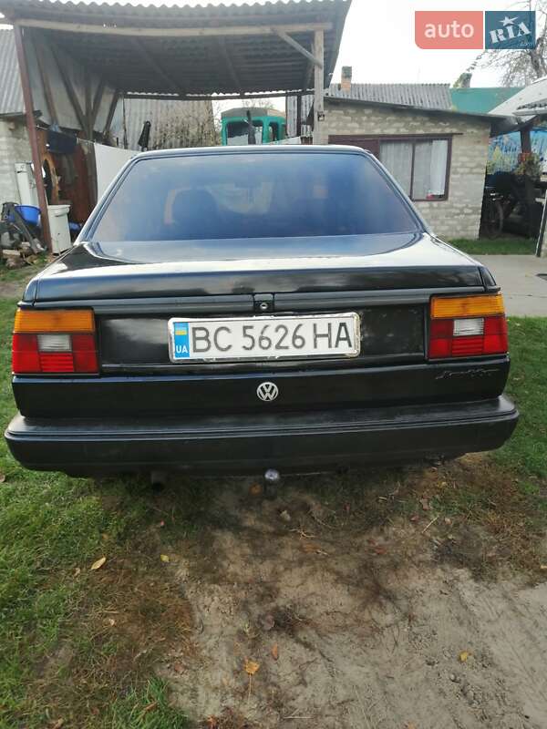 Седан Volkswagen Jetta 1988 в Шацке