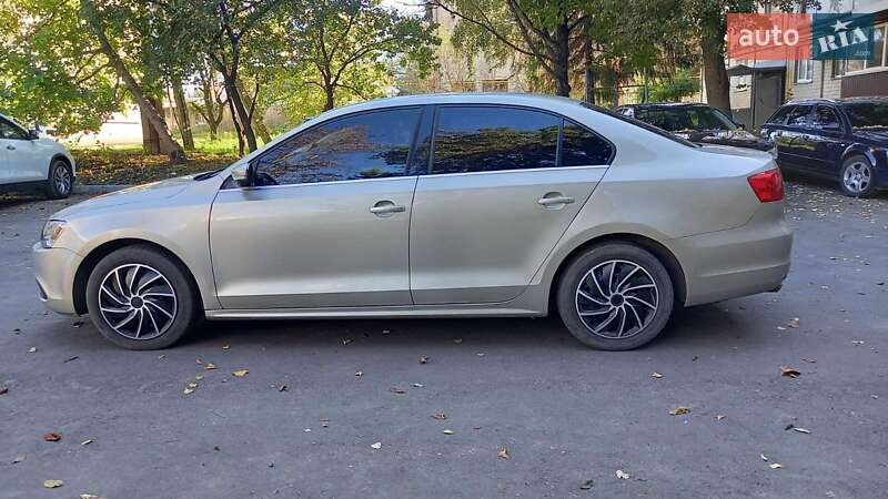 Седан Volkswagen Jetta 2012 в Харкові