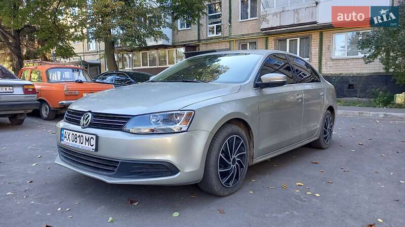 Седан Volkswagen Jetta 2012 в Харкові