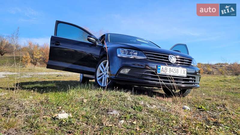 Седан Volkswagen Jetta 2015 в Виннице