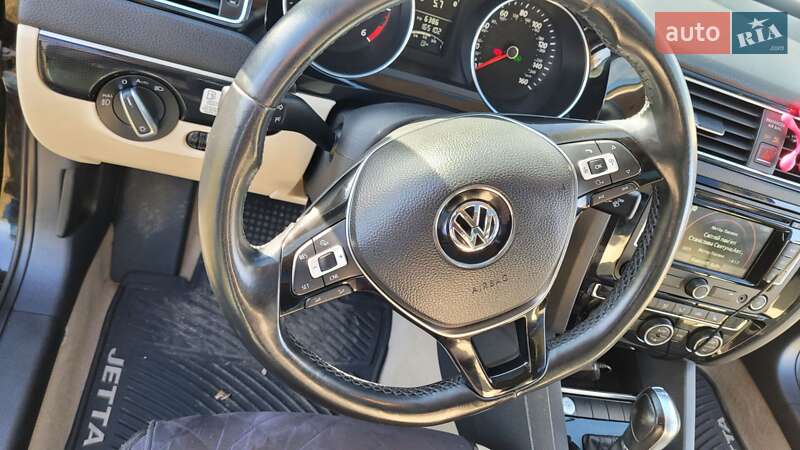 Седан Volkswagen Jetta 2015 в Виннице