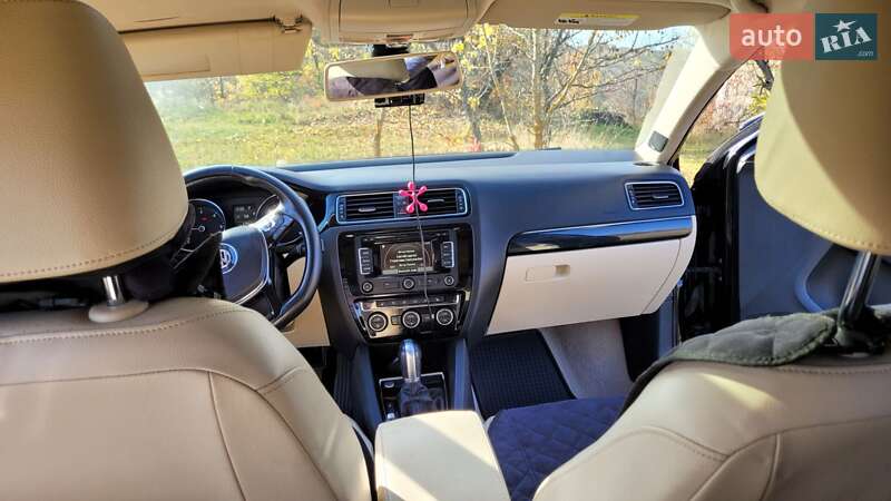 Седан Volkswagen Jetta 2015 в Виннице