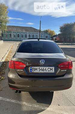 Седан Volkswagen Jetta 2013 в Ромнах